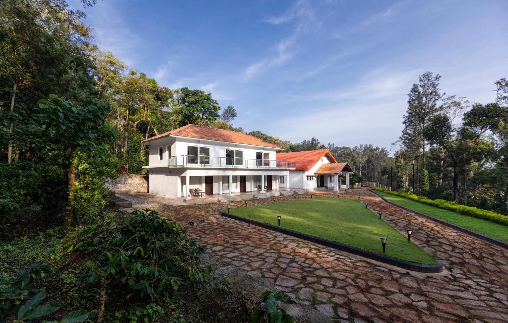 Tusker Trail By Luxunlock Hotel Suntikoppa Exterior photo